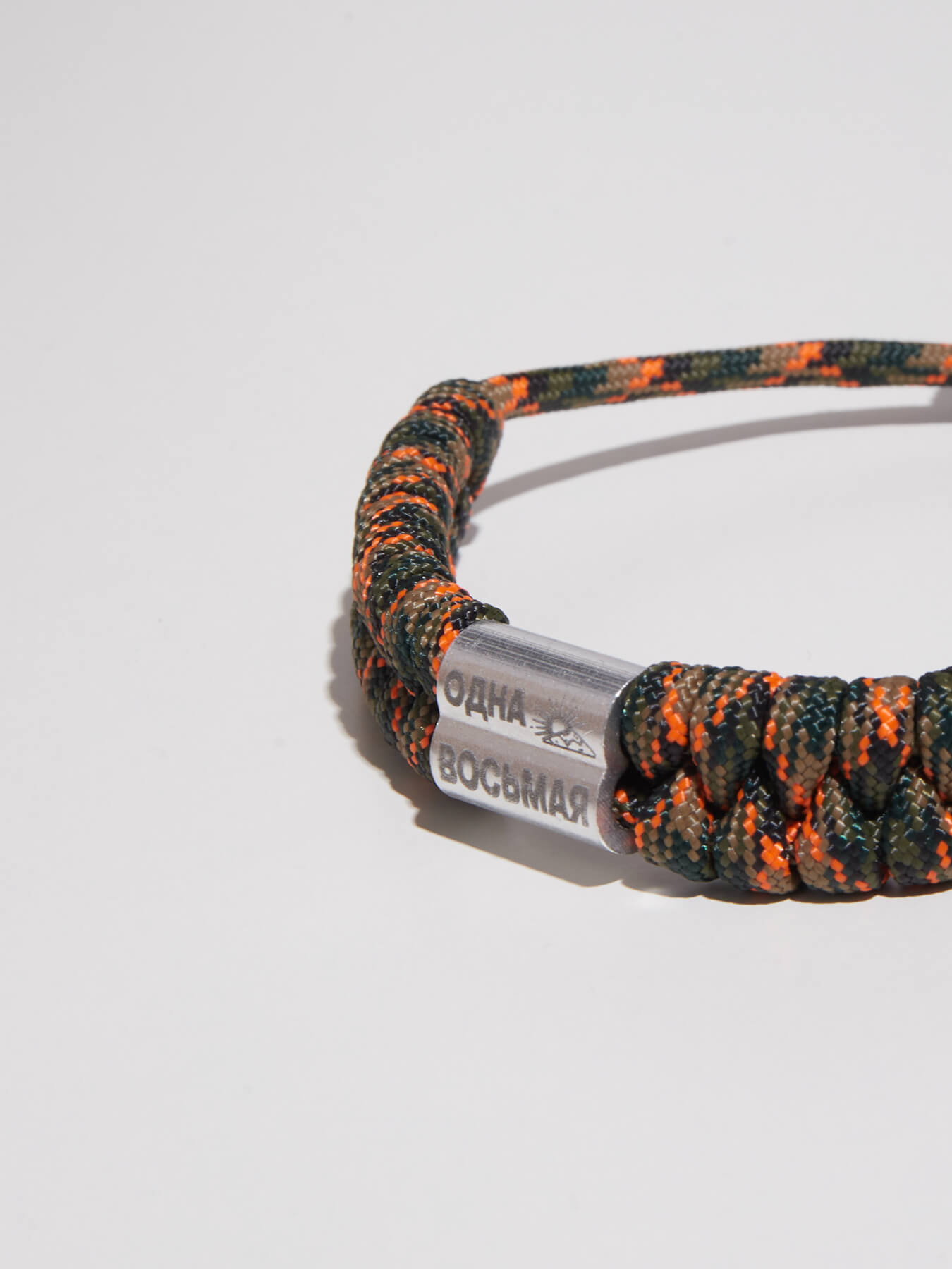 Плетеный браслет