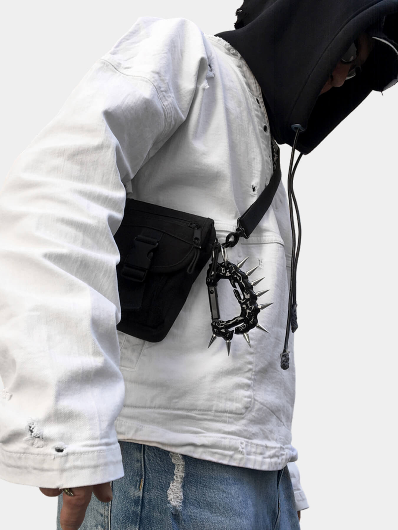 Карабин с шипами