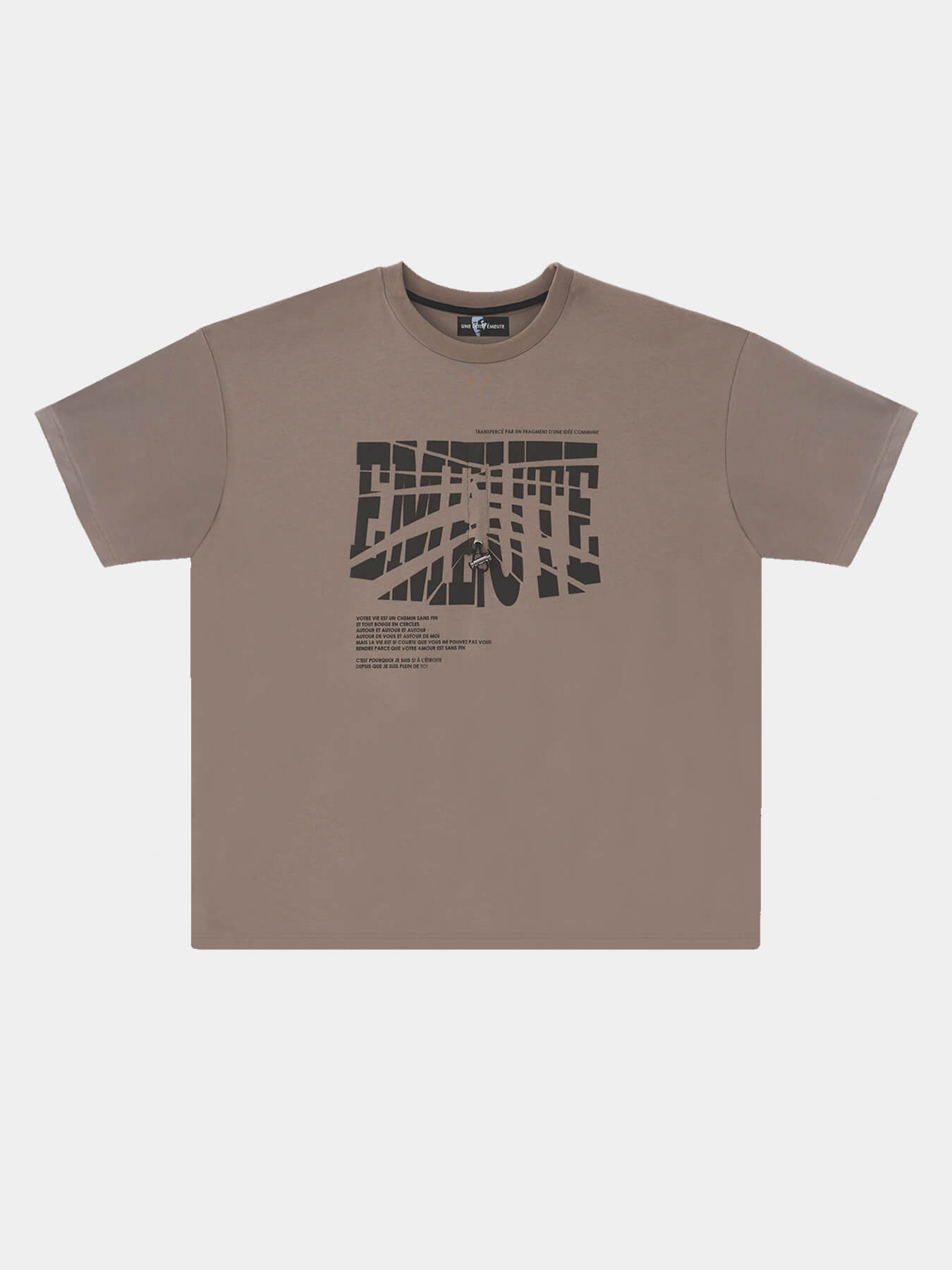 Футболка Broken Emeute