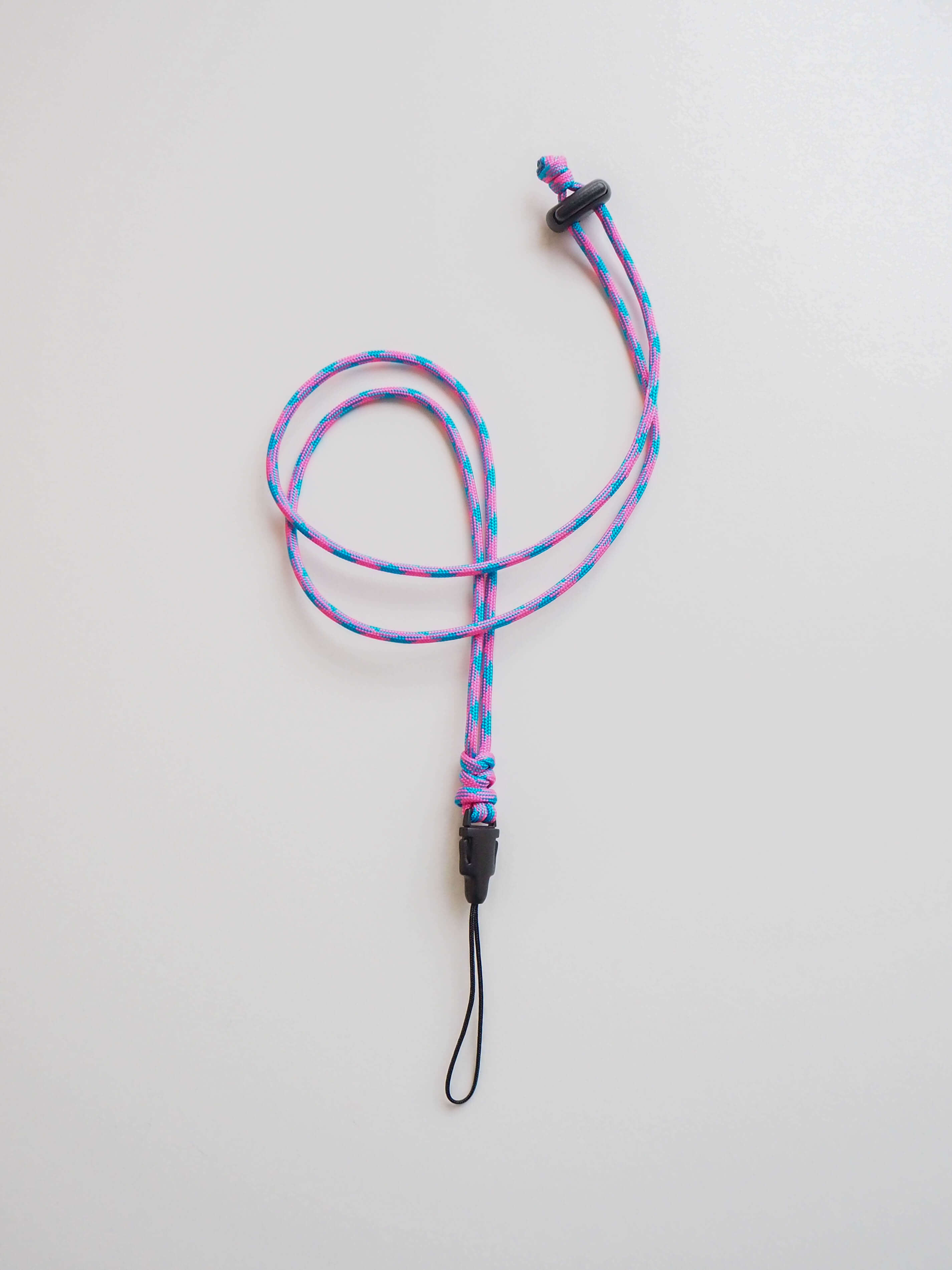 Шнурок 35 мм на шею