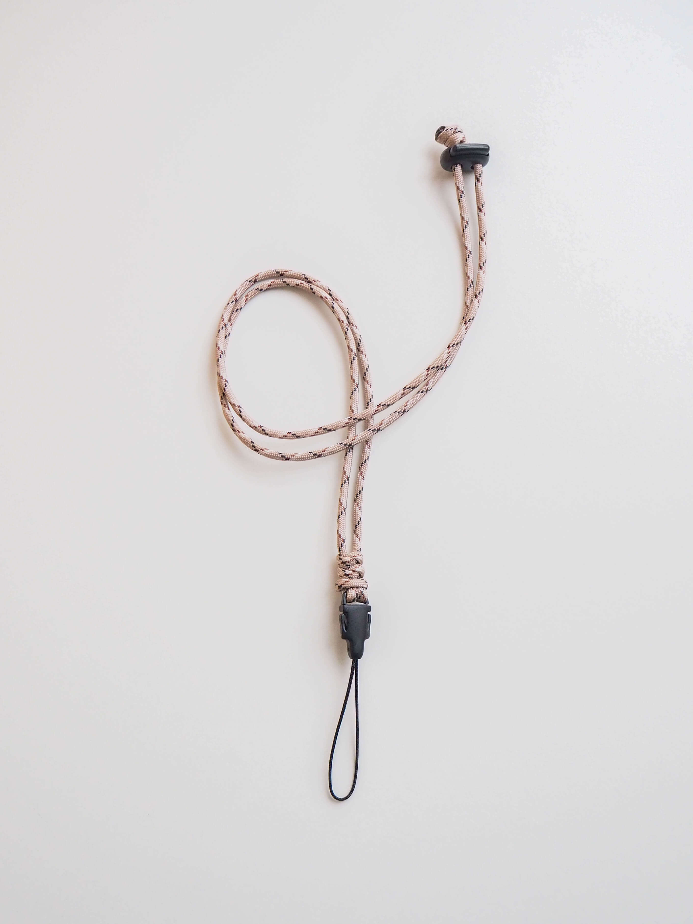 Шнурок 35 мм на шею