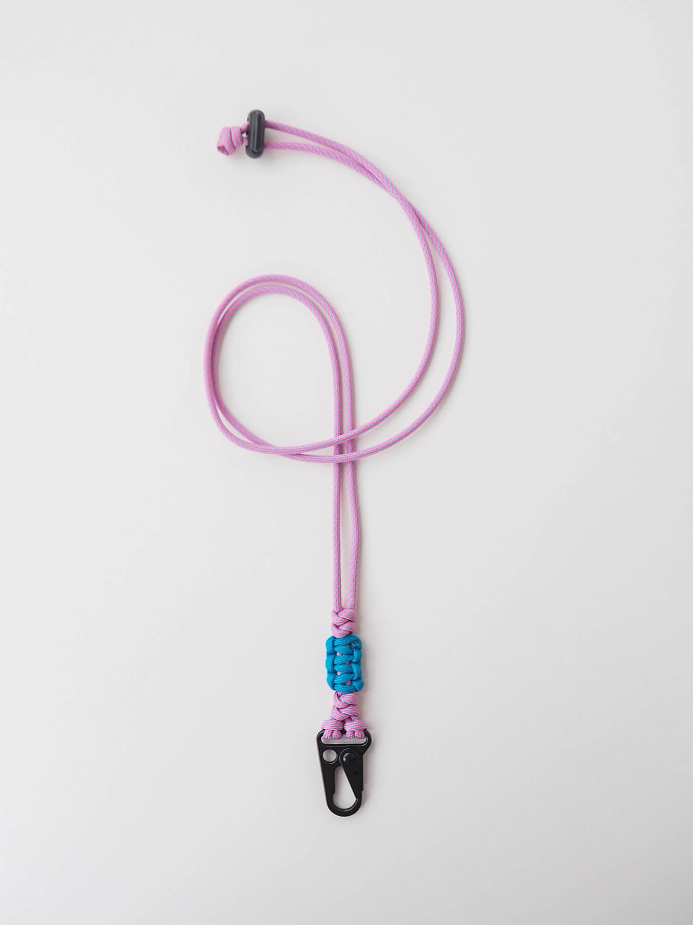 Шнурок через плечо с плетением