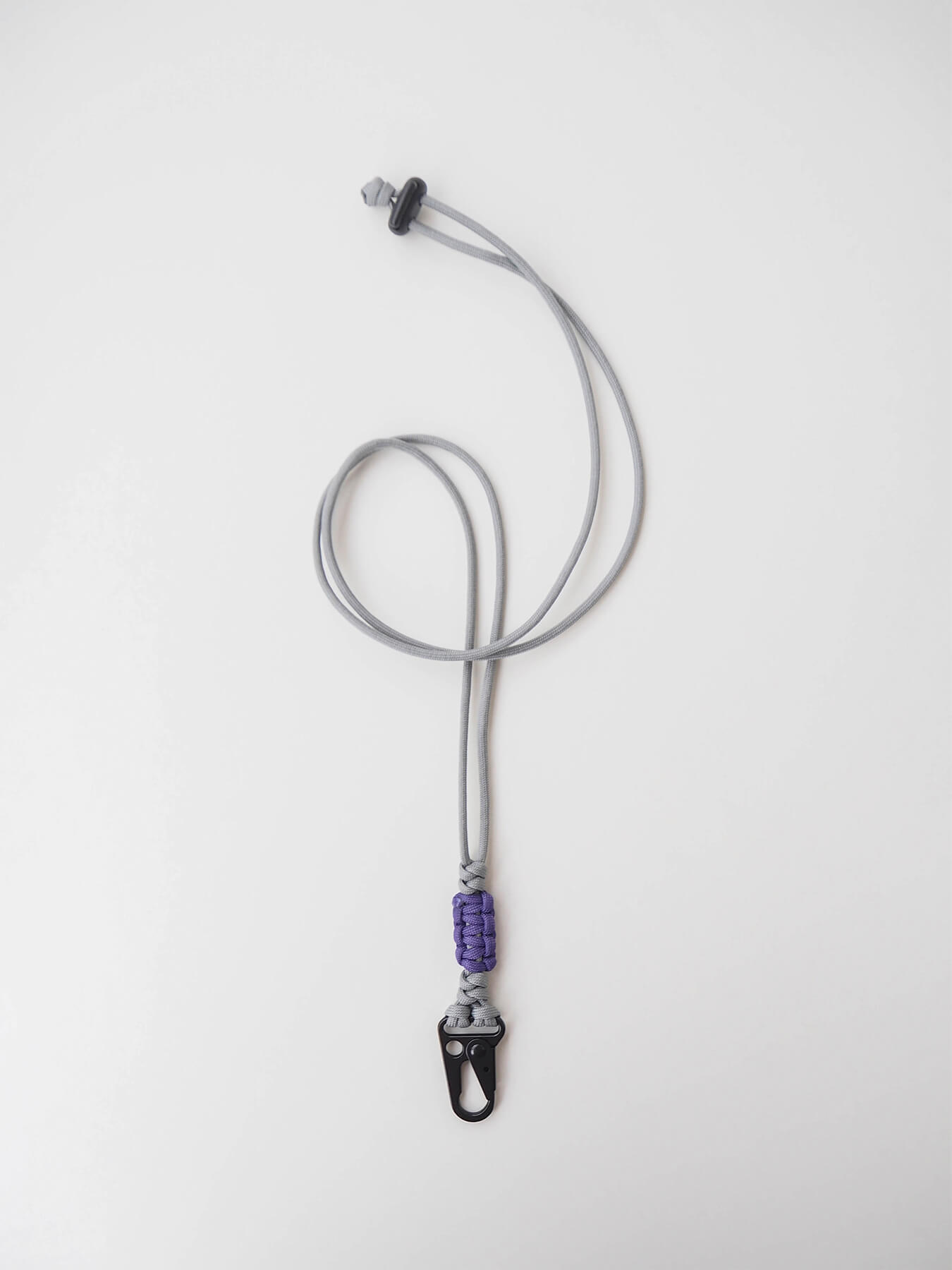 Шнурок через плечо с плетением