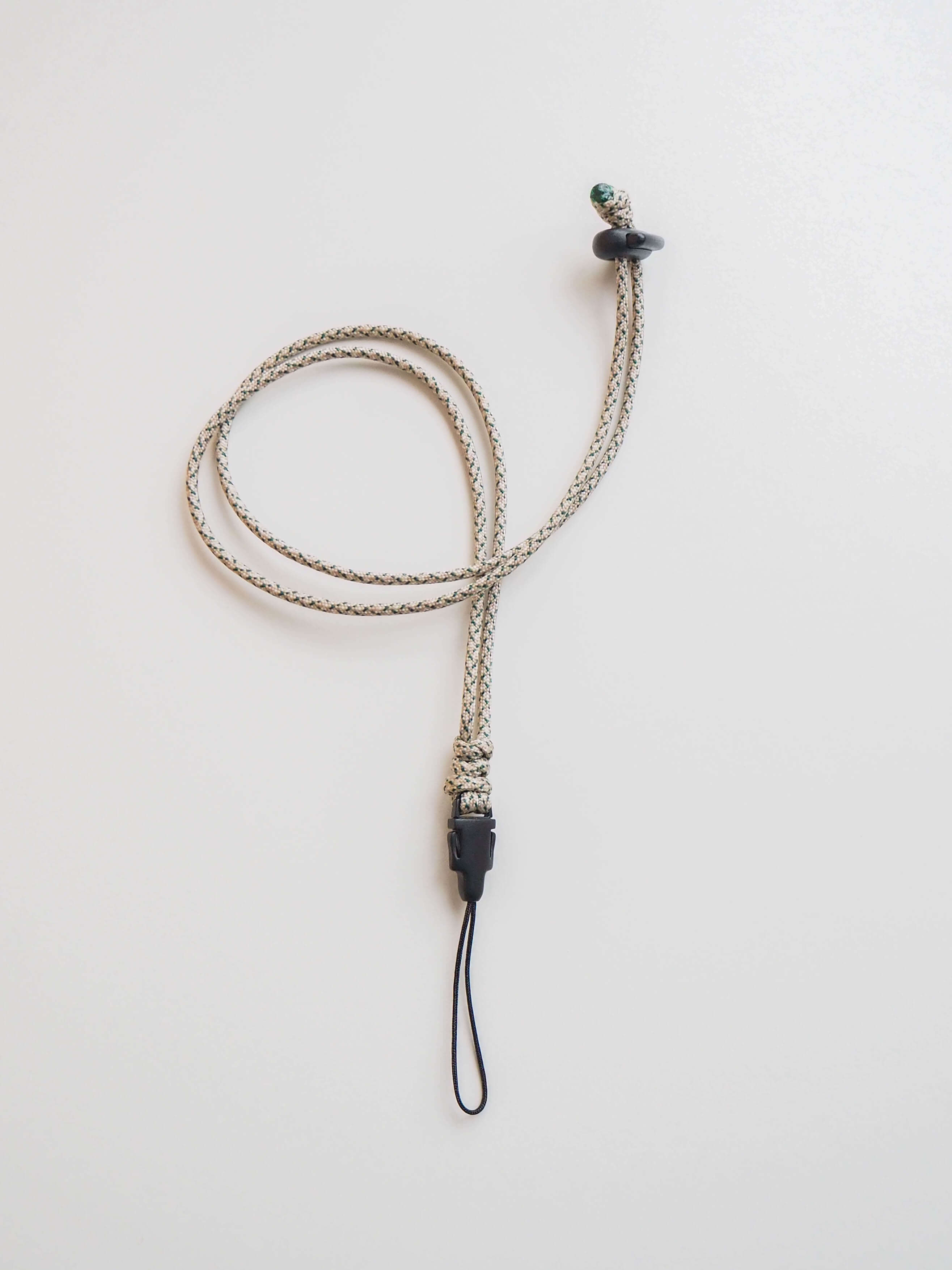 Шнурок 35 мм на шею