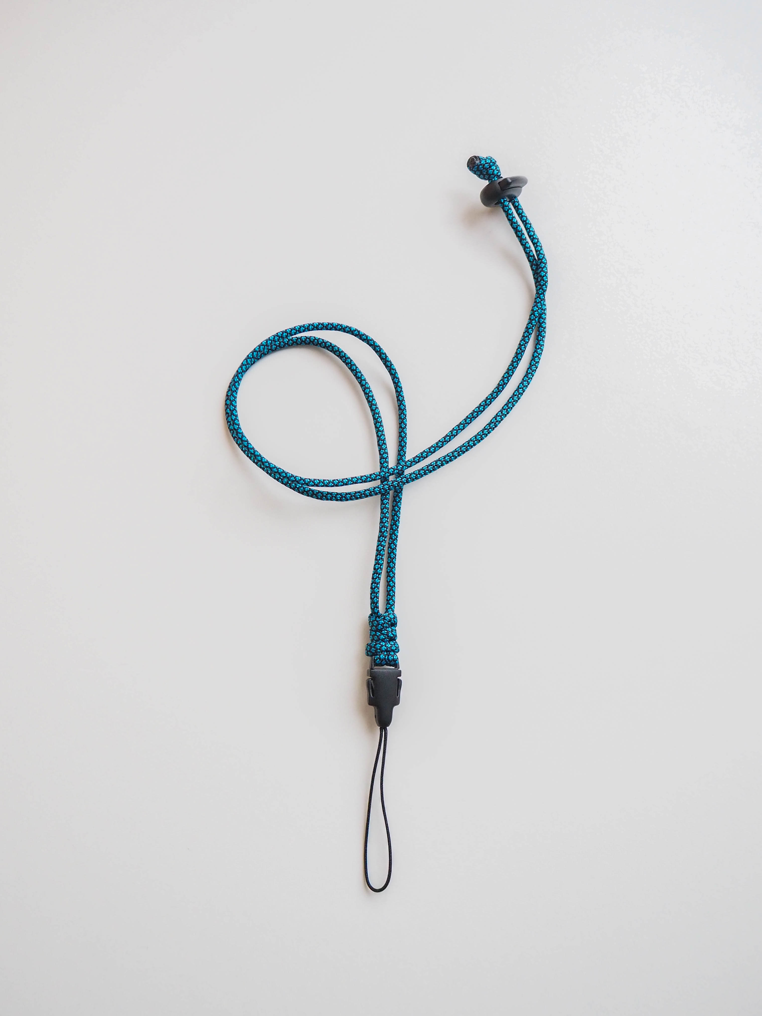 Шнурок 35 мм на шею