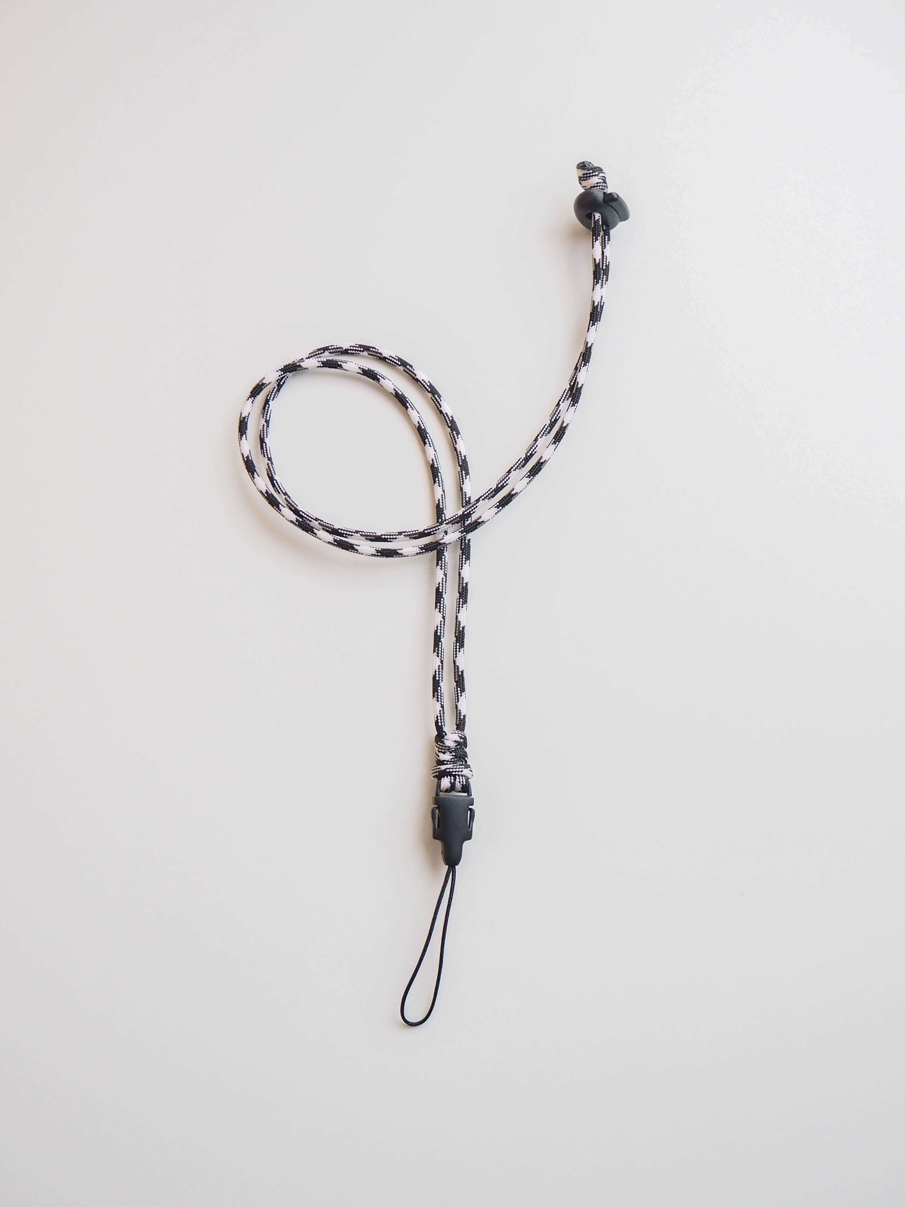 Шнурок 35 мм на шею