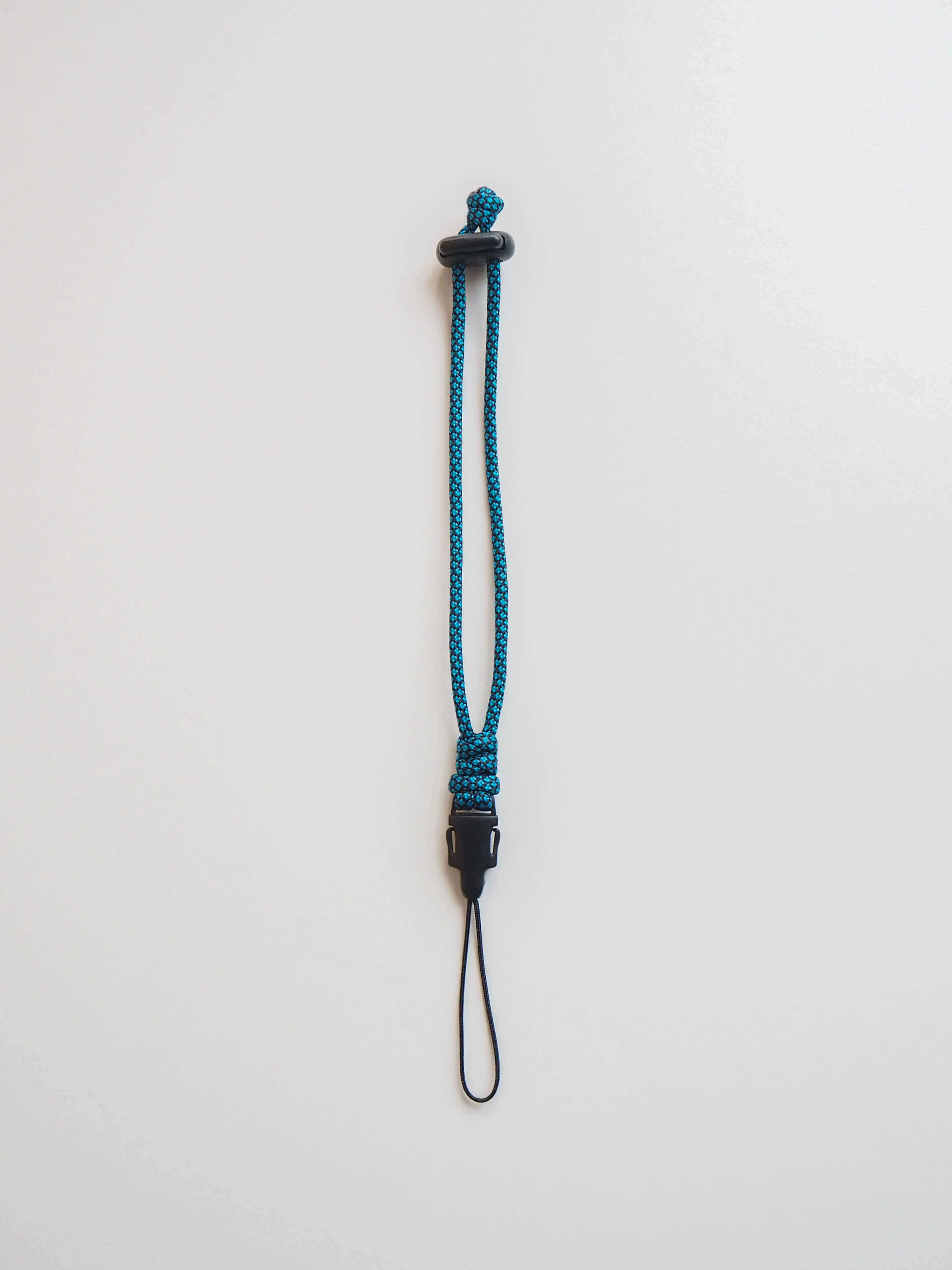 Шнурок 35 мм на руку