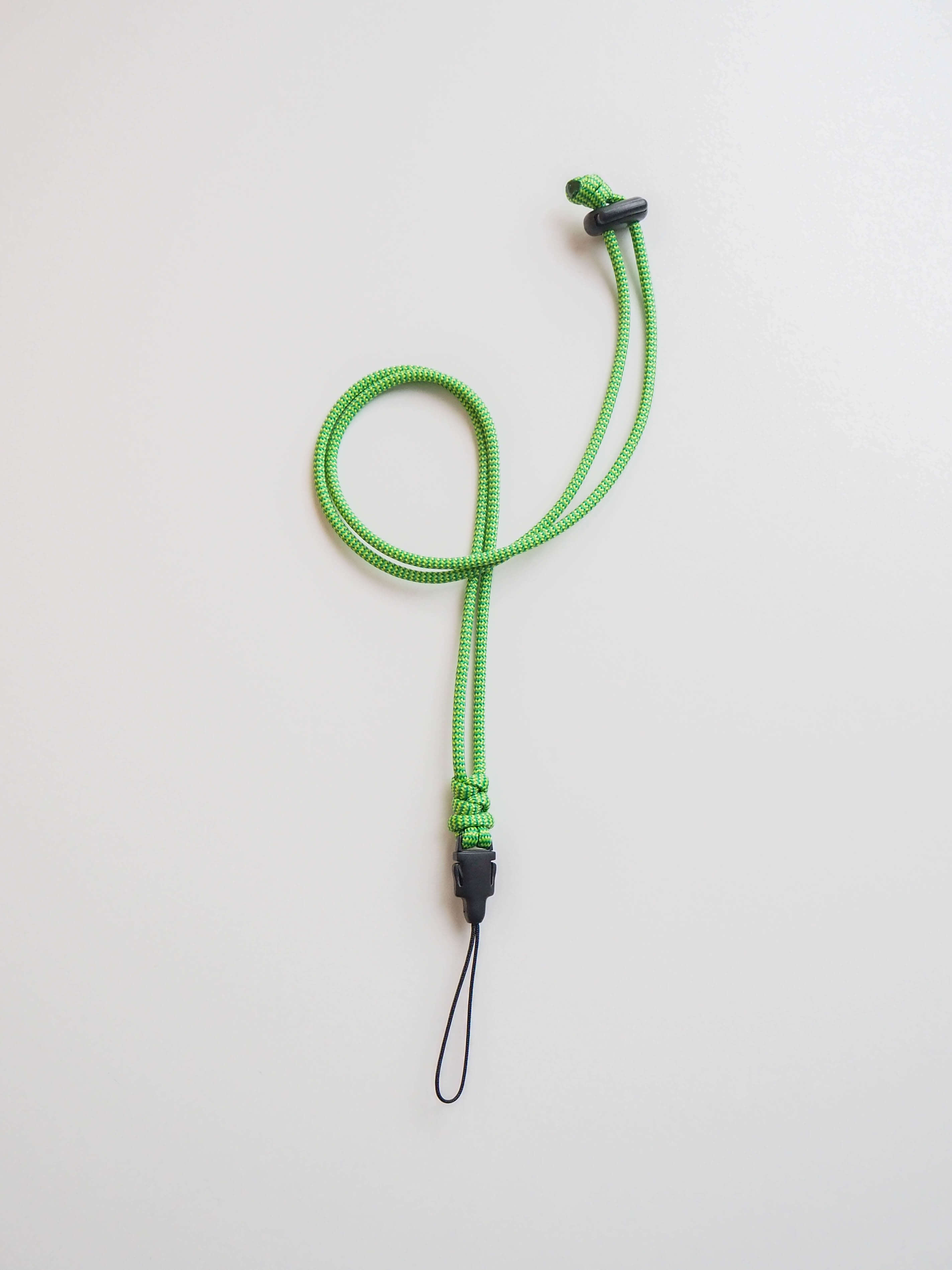 Шнурок 35 мм на шею
