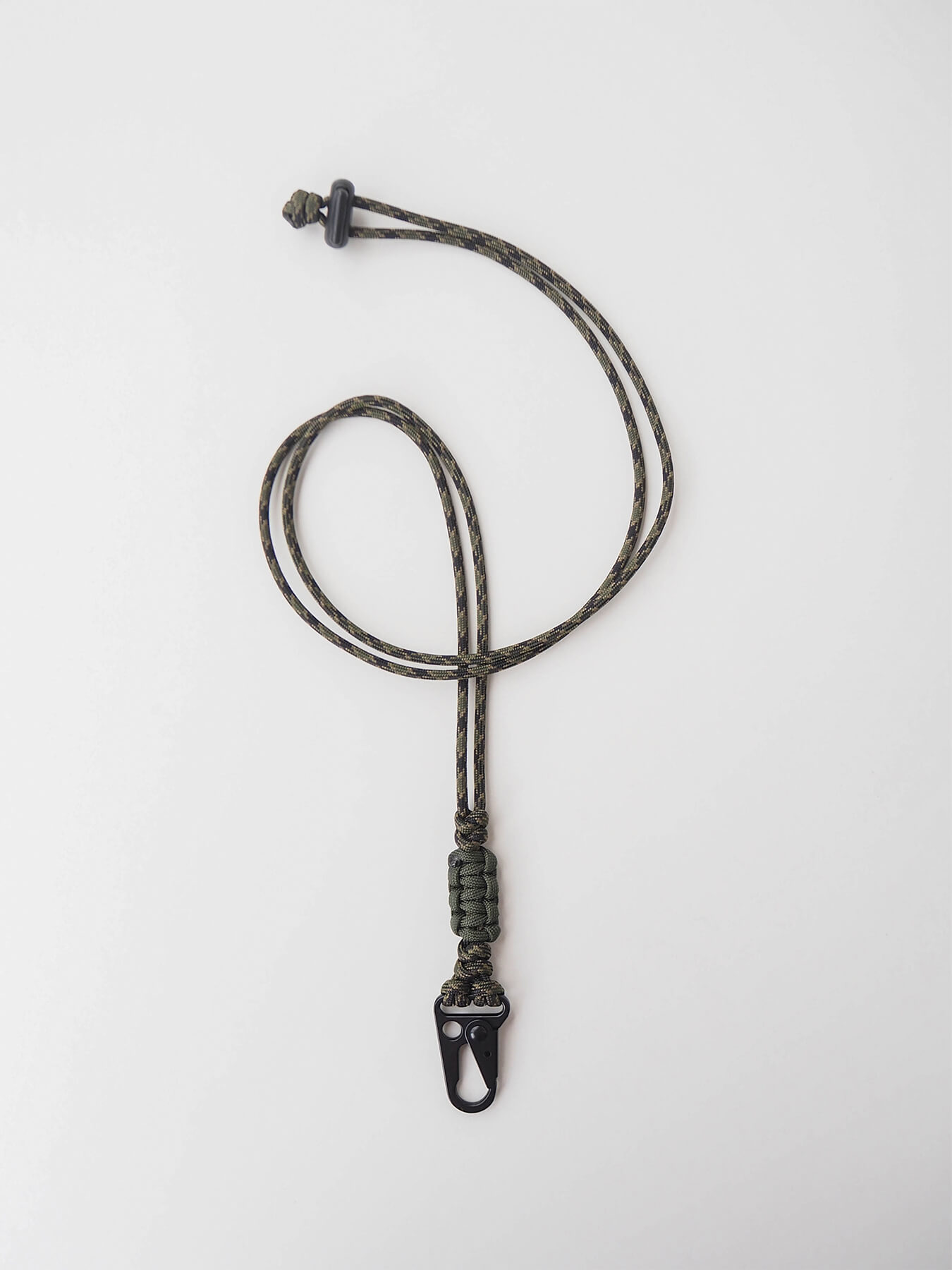 Шнурок через плечо с плетением