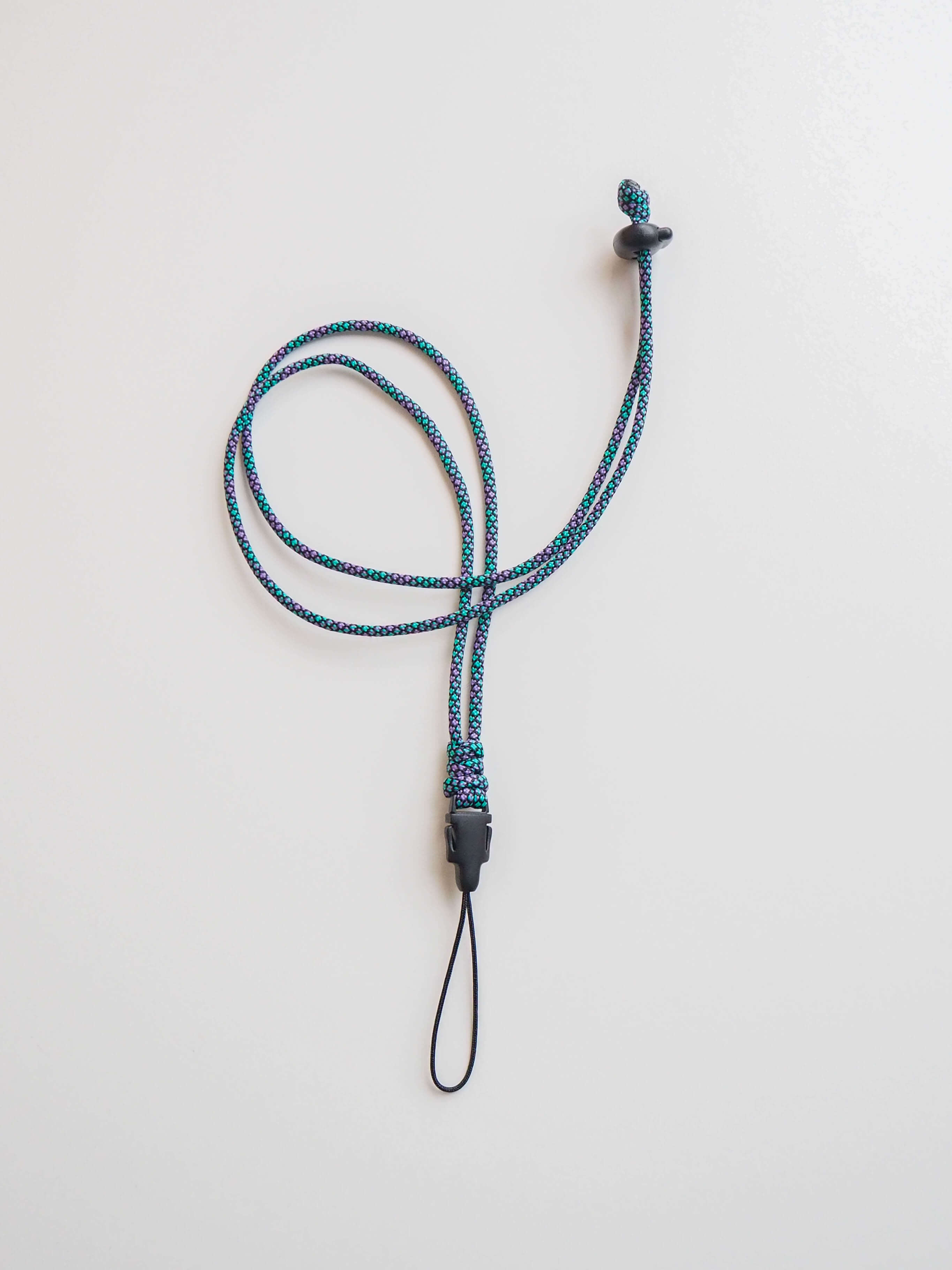 Шнурок 35 мм на шею