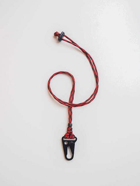 Чёрный карабин на шею (размер one size, цвет Разноцветный)