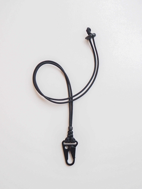Чёрный карабин на шею (размер one size, цвет Разноцветный)