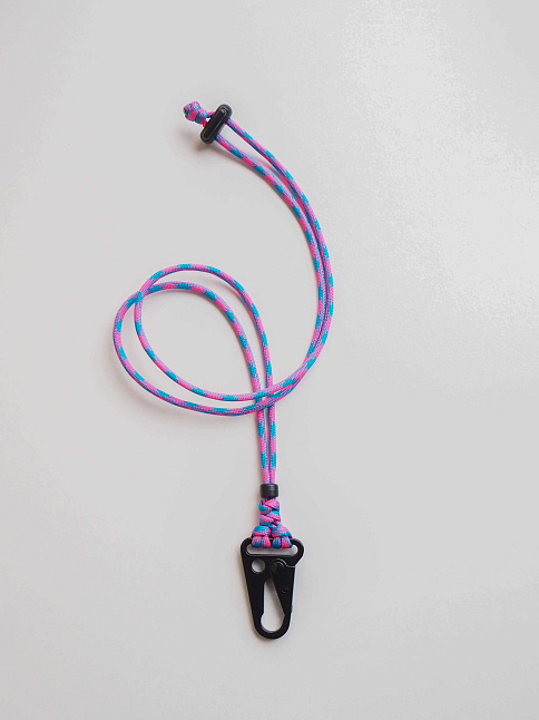 Чёрный карабин на шею (размер one size, цвет Разноцветный)