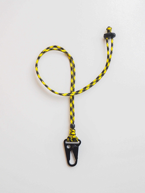 Чёрный карабин на шею (размер one size, цвет Разноцветный)